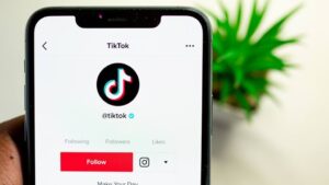 Aprende todo sobre cómo funciona la app TikTok con esta guía completa. Consejos, trucos y todo lo que necesitas saber para dominar esta popular red social.
